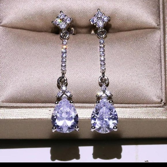 925 Gorgeous Sparkly Dangling Teardrop Earrings - Picture 2 of 5